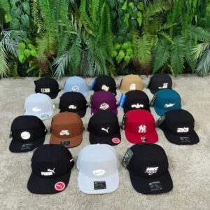 Sombrero con etiqueta